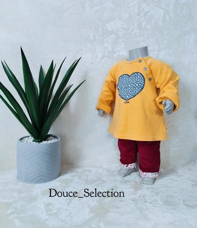 💎 Pull jaune motif cœur • 23 mois • Obaïbi 💎
